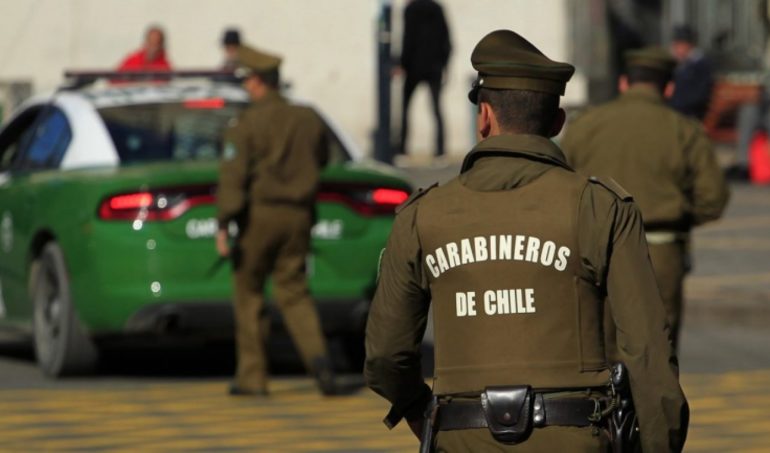 Dan de baja a carabineros por no ayudar a víctimas de robo por estar en