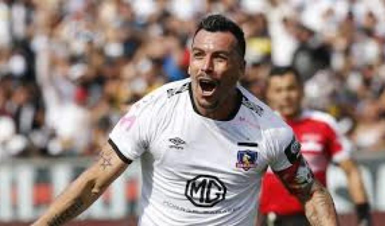 Goleador Esteban Paredes clama por un '9' para Colo Colo ...