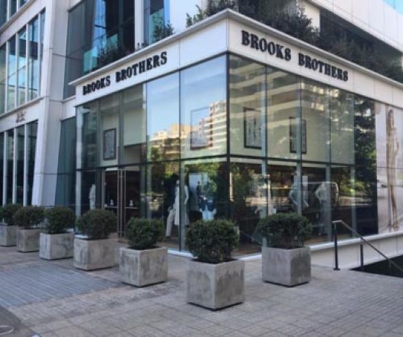 Brooks Brothers, la marca de ropa más antigua de ., se declara en  bancarrota