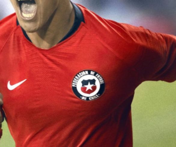 Chile vestirá ante Bolivia una camiseta sin marca por pugna comercial con  sponsor