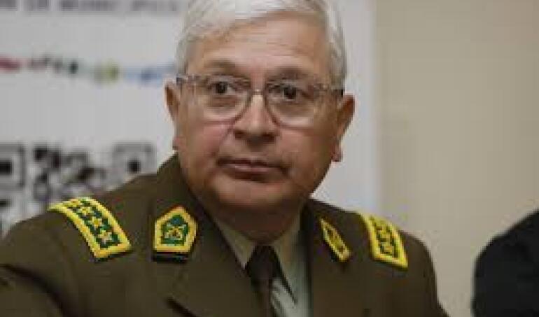“Si no hubiese sido por Carabineros no hubiésemos tenido transmisión de mando ni un país en democracia”: General Yáñez defiende rol de la policía durante el estallido