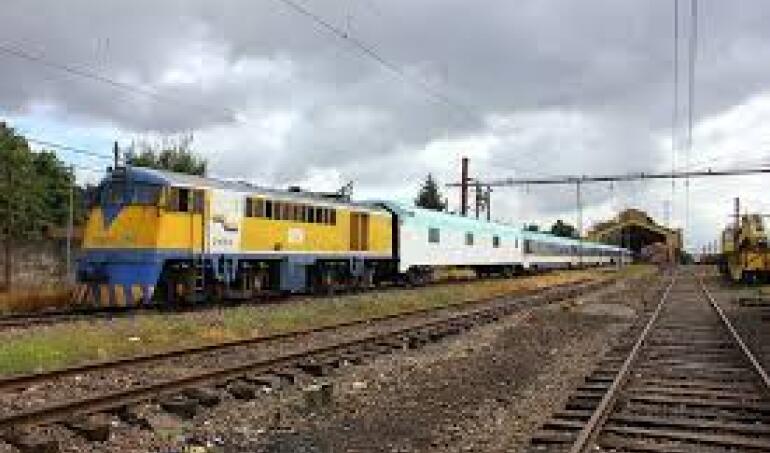 En viaje inaugural: Tren Santiago-Temuco se descarrila en Collipulli