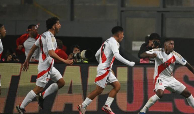 Lo que temíamos con el nivel de nuestra selección: Chile es colista en las eliminatorias al ganar Perú a Uruguay 1-0