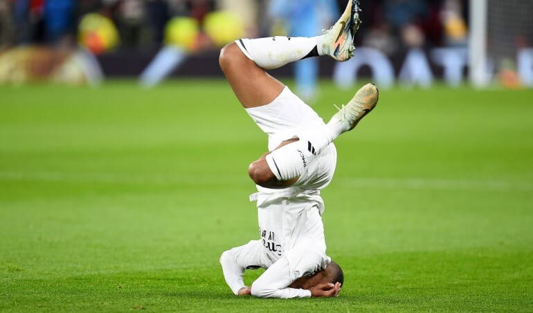 Vea los goles y jugadas. Champions League: Mbappé falló un penal en fea caída del Real Madrid ante el Liverpool. 0-2