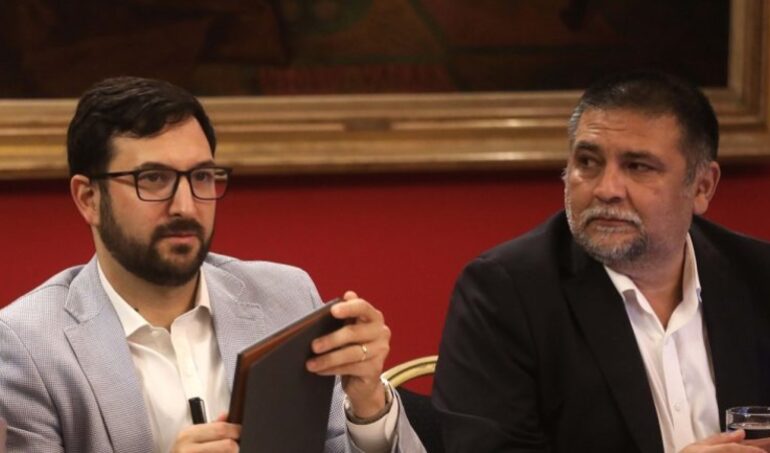 Diputados UDI solicitan renuncia de principales asesores de Boric, Miguel Crispi y Carlos Durán en comisión investigadora del Caso Monsalve