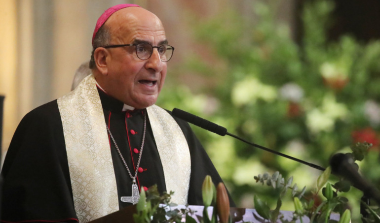 Cardenal Chomali dice que retraso de ley de aborto legal 