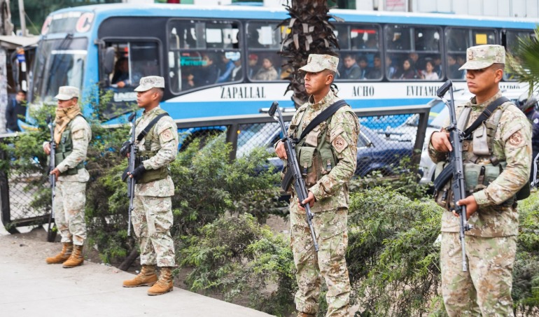 Gobierno de Perú anuncia estado de emergencia en Lima y despliega Fuerzas Armadas frente a auge de homicidios. Asesinan a balazos a famoso cantante de cumbias