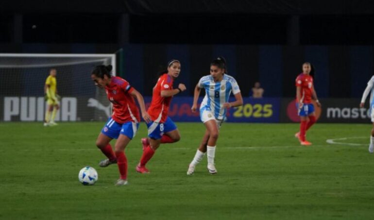 Chile perdonó y sufrió una agónica remontada de Argentina en la Copa América femenina: Perdió 2-1
