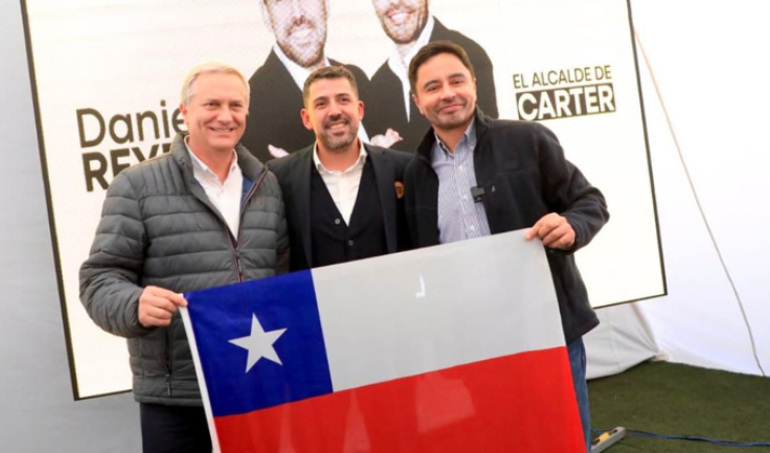 Otro que se descolgò de comando de Evelyn Matthei: Alcalde de La Florida que saliò electo en cupo UDI participa activamente junto a Kast en acto de campaña
