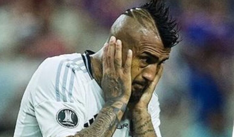 VIDEO de los goles y jugadas. Un Centenario decepcionante y un equipo fracasado: Colo Colo perdió con Audax Italiano de local y quedó fuera de la Copa Sudamericana