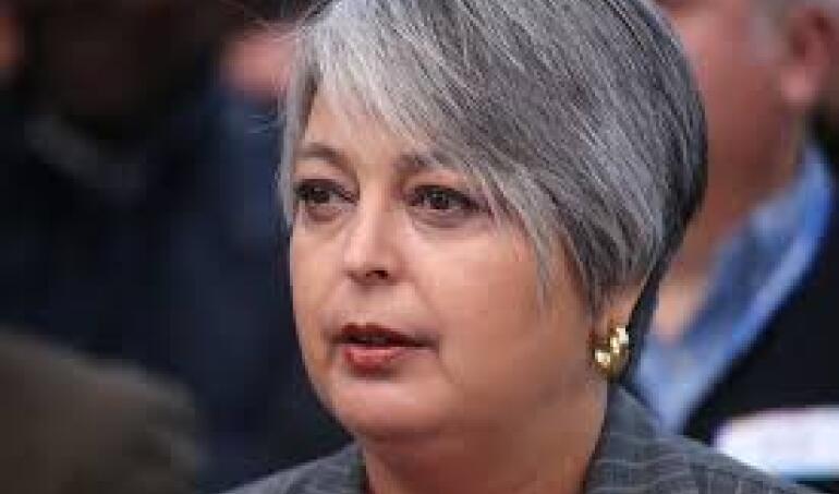 Jeannette Jara reconoce derrota, habla y felicita a José Antonio Kast: “La democracia habló fuerte y claro”