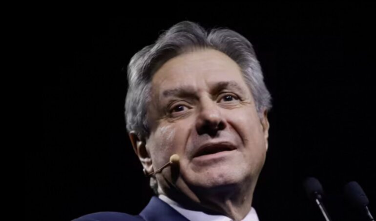 En su viaje a Buenos Aires: Kast le habría ofrecido a economista chileno-argentino José Luis Daza el triministerio de Economía, Energía y Minería