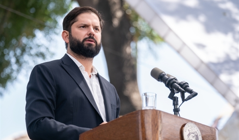 Boric por disminución de la pobreza en su Gobierno: "Mientras la derecha insiste que Chile se cae a pedazos y habla de gobierno de emergencia retrocede la pobreza"
