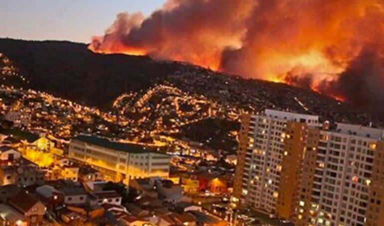 Fiscalía abre investigación por irregularidades en recursos para megaincendio de Valparaíso, luego de informe de Contraloría