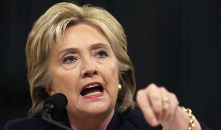 Hillary Clinton testifica ante Congreso de EE.UU. por Epstein y fue muy dura: Acusó a republicanos de haberla citado para "distraer atención" y "encubrir" a Trump, quien tuvo relación con el pedófilo