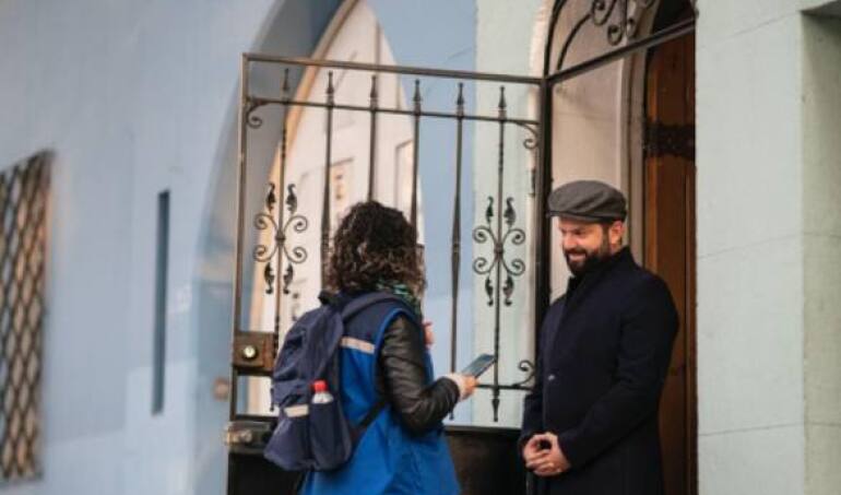 Presidente Boric ya no vive en el Barrio Yungay. Se cambió a un departamento en San Miguel mientras remodelan su nueva casa en la misma comuna