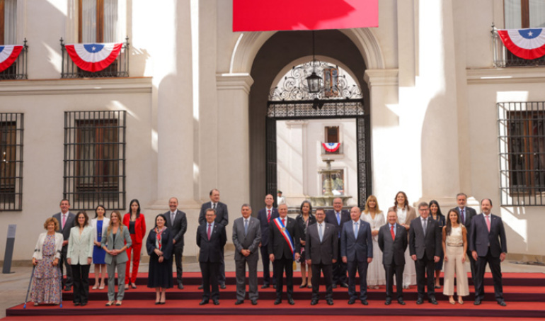 $10 millones mensuales: Dirección de Presupuestos fija sueldos que recibirán asesores y ministros del presidente Kast