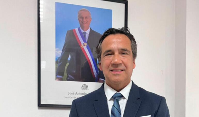 Actor Renato Münster asume como Seremi de las Culturas en la Región Metropolitana en gobierno de Kast