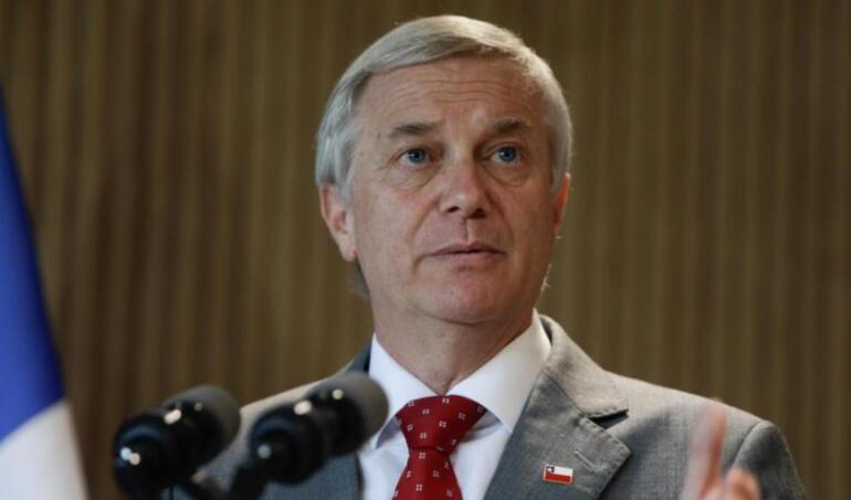 Kast presenta reforma en cadena nacional y pide al Congreso tramitarla con urgencia. Confirmó rebaja de impuestos a grandes empresas y exención del IVA a viviendas nuevas Kast presenta reforma en cadena nacional y pide al Congreso tramitarla con urgencia. Confirmó rebaja de impuestos a grandes empresas y exención del IVA a viviendas nuevas