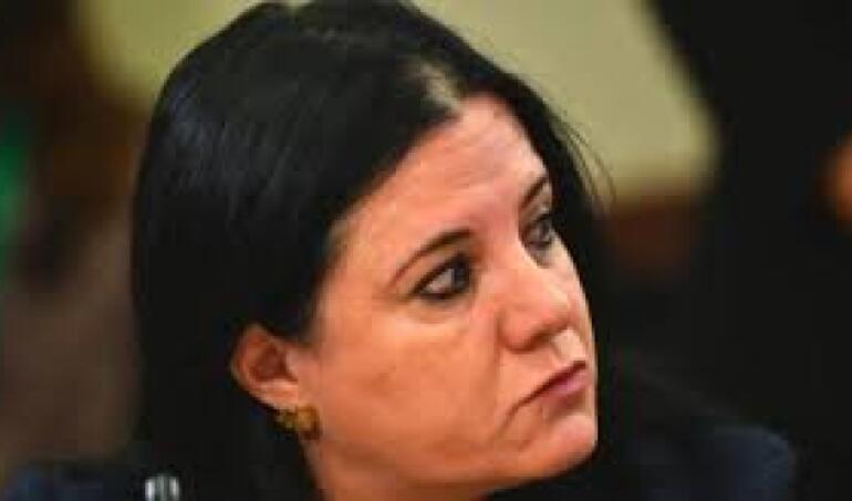 Polémica por tuit del ministerio de Seguridad que después borró: comparó operativo en Temucuicui con gestión de exministra Izkia Siches que "salió a balazos"