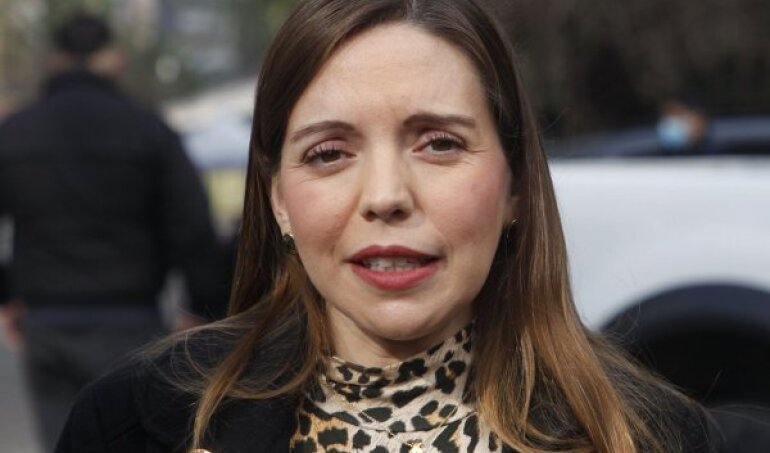 Senadora Camila Flores (RN) refuerza su defensa en acusación de fraude al Fisco por la denominada "Cuota Flores". Contrató al abogado que representó al exPresidente Piñera