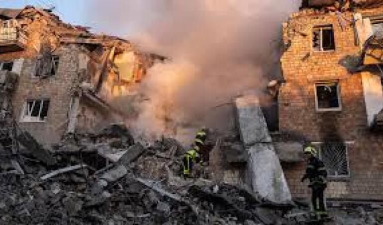 Intensos ataques rusos a Ucrania dejan 10 civiles muertos y casi 100 heridos. Atacaron la capital, Kiev