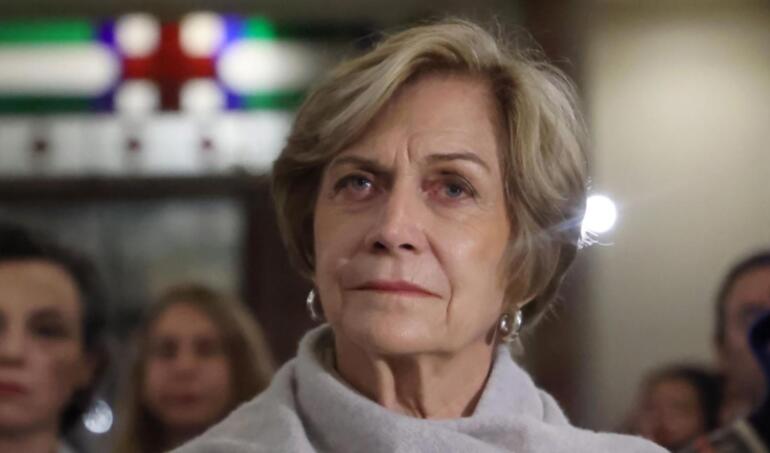 Evelyn Matthei le mete ruido a la Ley de Vándalos del Gobierno: “Si un sargento de la FACh se mete en la droga, ¿le vas a quitar la pensión?”
