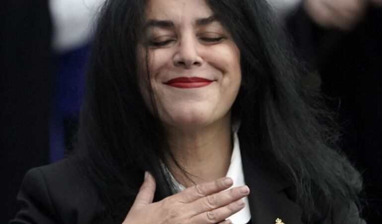Muere "de tristeza" Marjane Satrapi, autora franco-iraní de 'Persepolis', a los 56 años. El año pasado había muerto su esposo