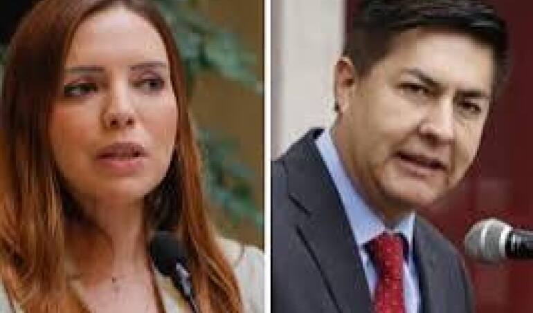 La teleserie del momento: Exmarido de senadora Camila Flores le responde y niega vínculo con filtración de fotos íntimas: "Existen videos y hay un amante"