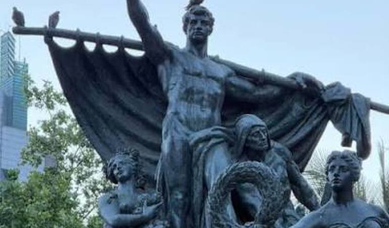 Alcalde Desbordes propone eliminar el Consejo de Monumentos Nacionales tras rechazo a reja en monumento Fuente Alemana