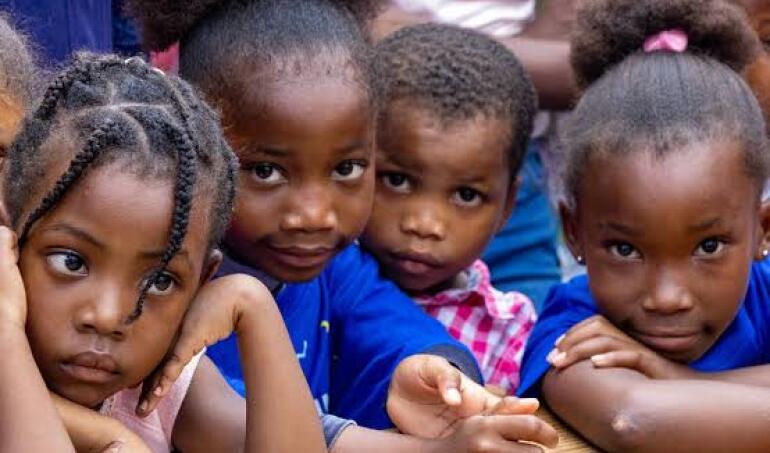 Ministro de Defensa pone la pelota en el piso y desmiente a los agoreros de siempre sobre niños haitianos: “No hay ningún antecedente de que estos niños están desaparecidos o perdidos”