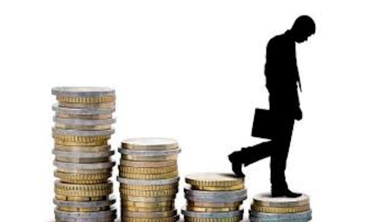Economía chilena cerca de la recesión técnica: Actividad económica suma su quinto mes consecutivo en "números rojos"