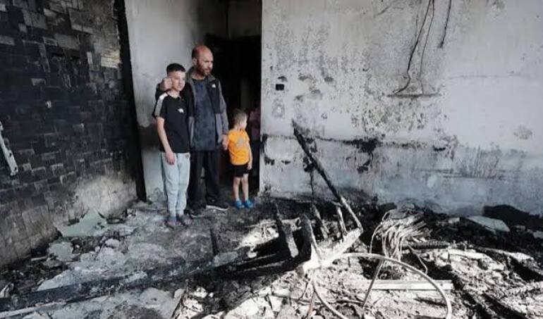 Israelíes quemaron dos mezquitas palestinas en una nueva noche de ataques en Cisjordania